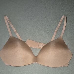 SKIMS Tan Wireless Bra 36B